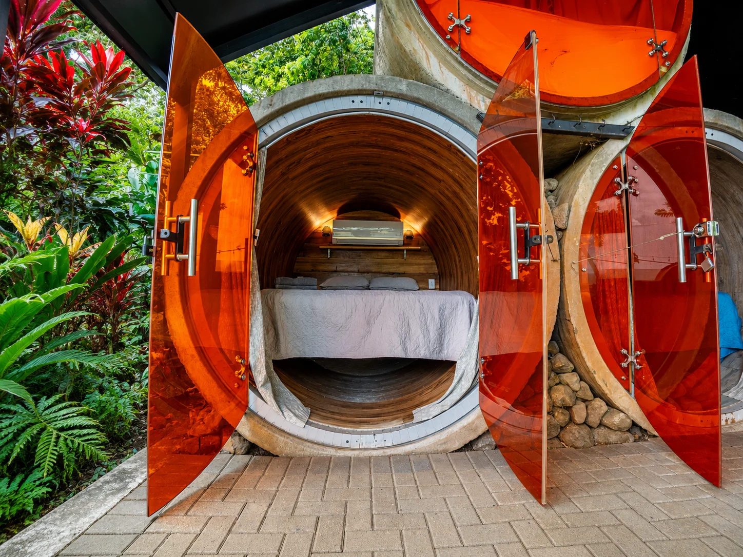 An open circular room entrance in the garden